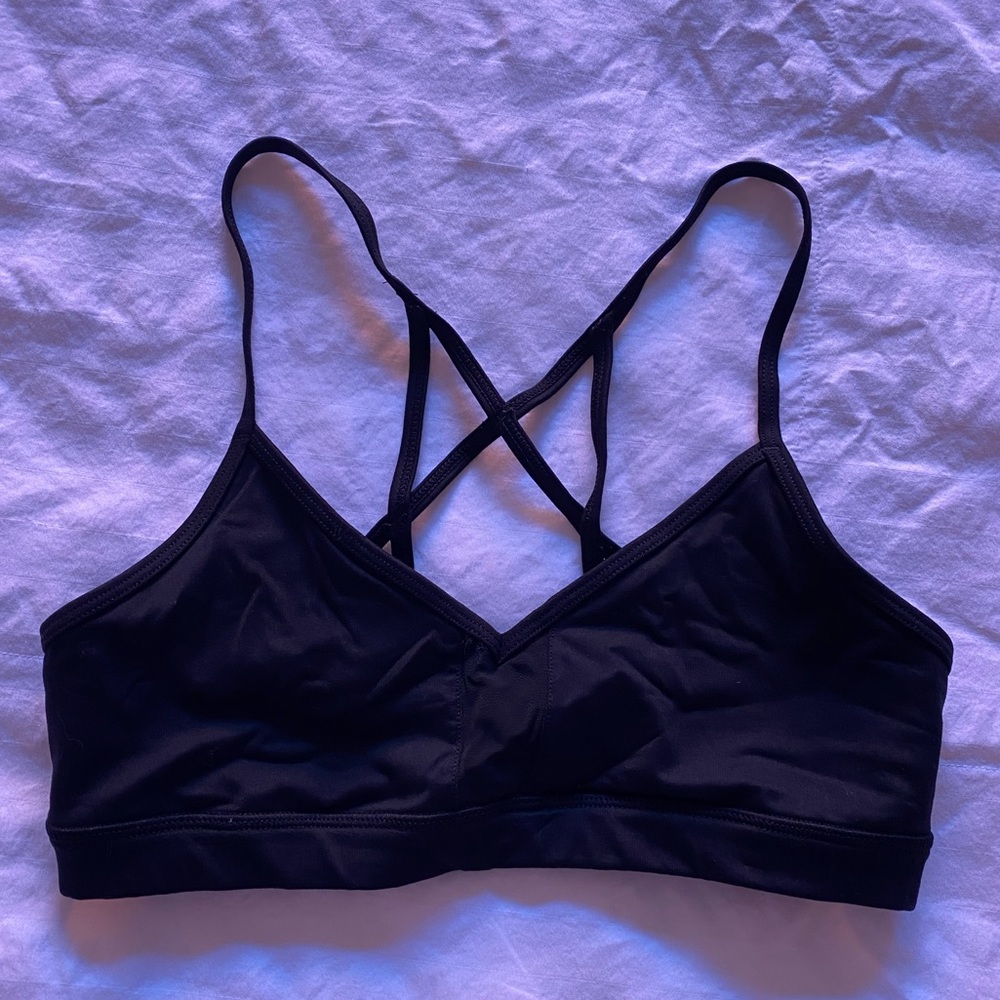 alo sports bra
